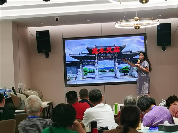 綿陽(yáng)中旅行假日旅行社舉行“什邡號.2025熊貓專(zhuān)列”旅游線(xiàn)路分享會(huì )