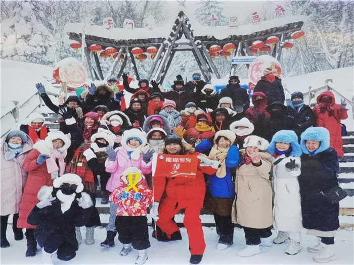 綿陽(yáng)中旅假日旅行社2025年?yáng)|北熊貓專(zhuān)列分享會(huì )